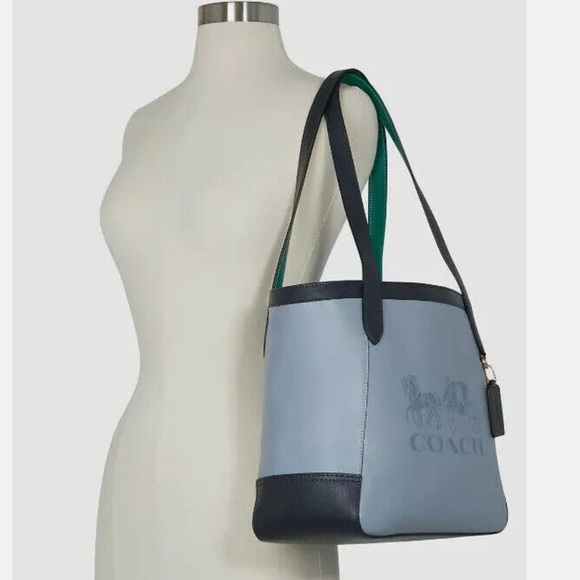 COACH 🩷 2pc Tote and Wallet / Wristlet Horse and Carriage Leather - Picture 2 of 4